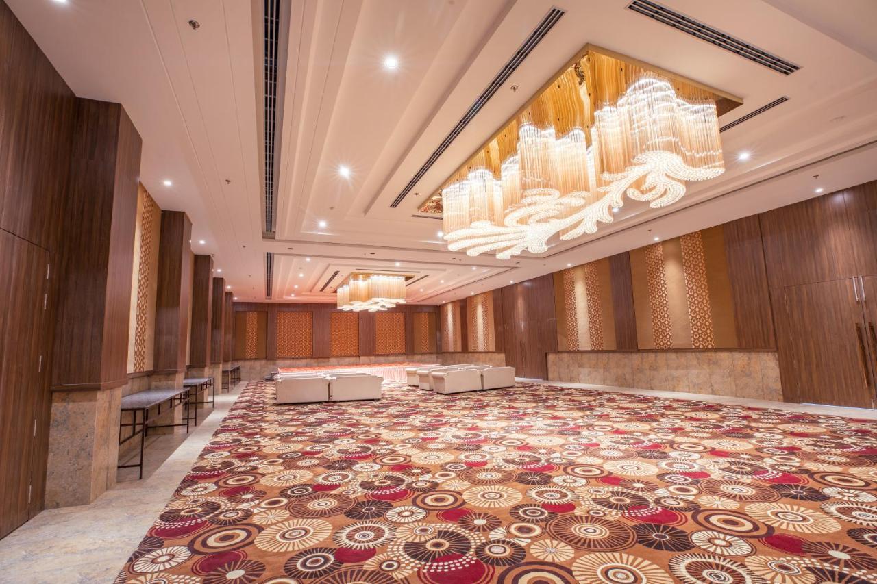 The Lalita Grand Mathura- Vrindavan Buitenkant foto