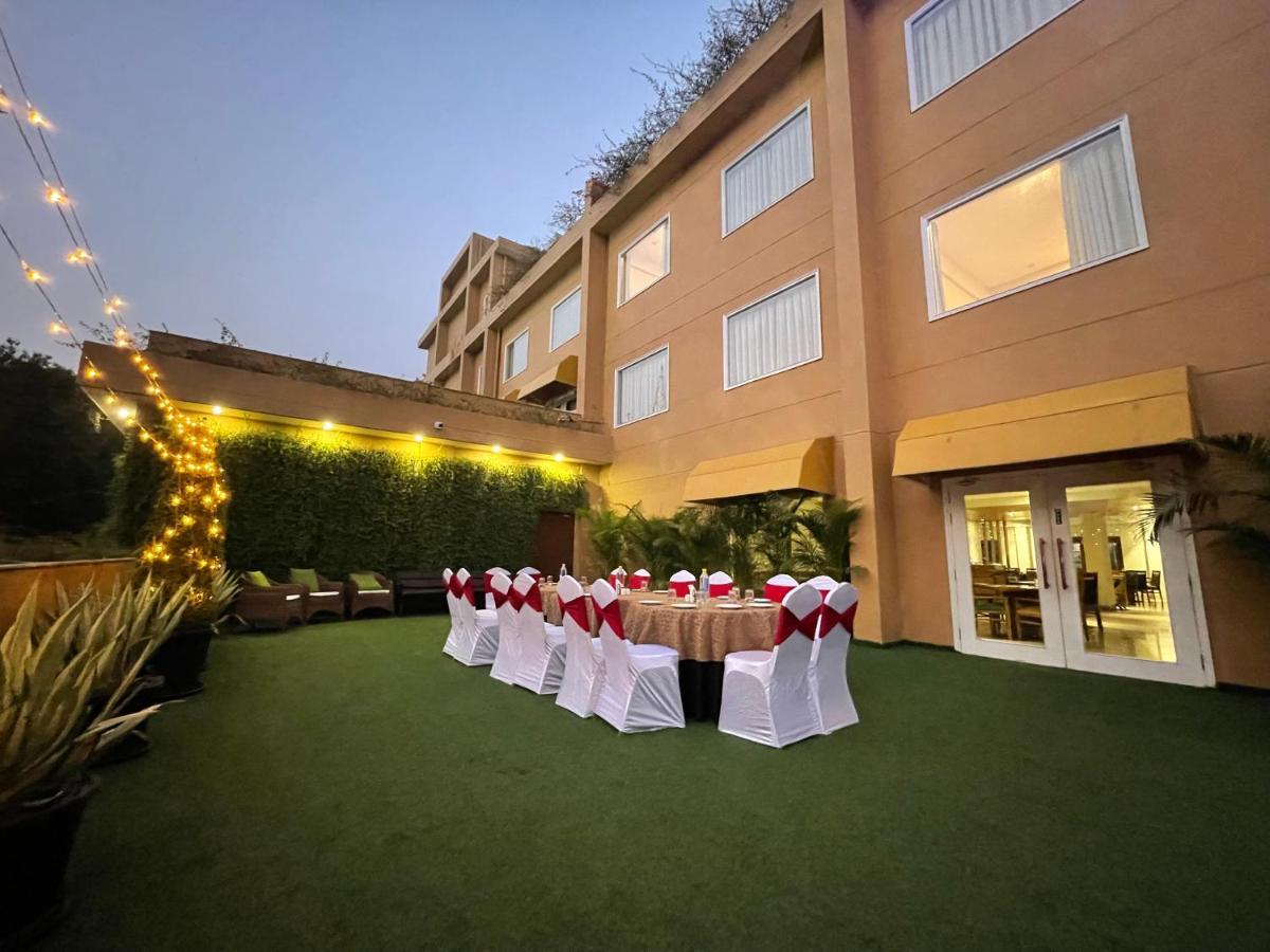 The Lalita Grand Mathura- Vrindavan Buitenkant foto